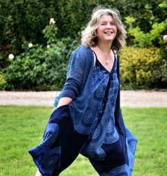 Femke doing chakradance